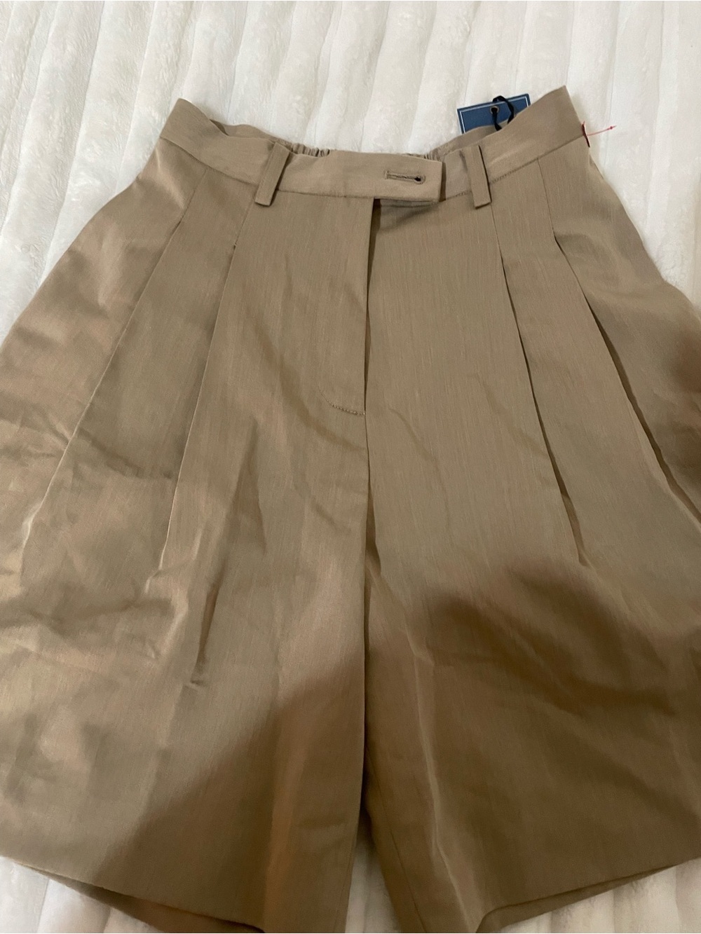 J.inc High-Waist Pleated Women’s Shorts - Tan - Picture 4 of 12